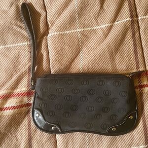 Black wristlet